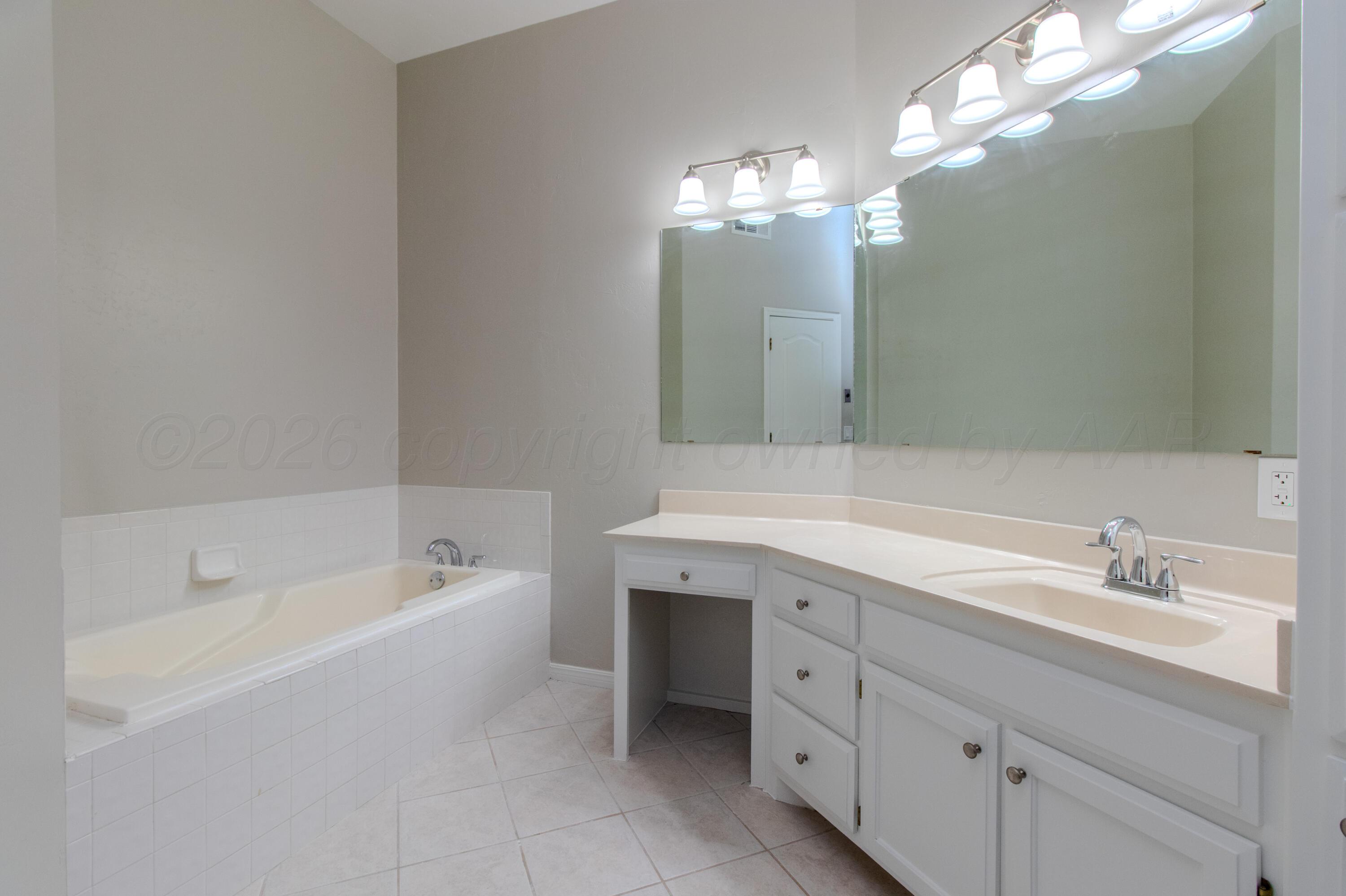 4211 Rondo Avenue Amarillo, TX 79110 - Photo 25 of 35 025