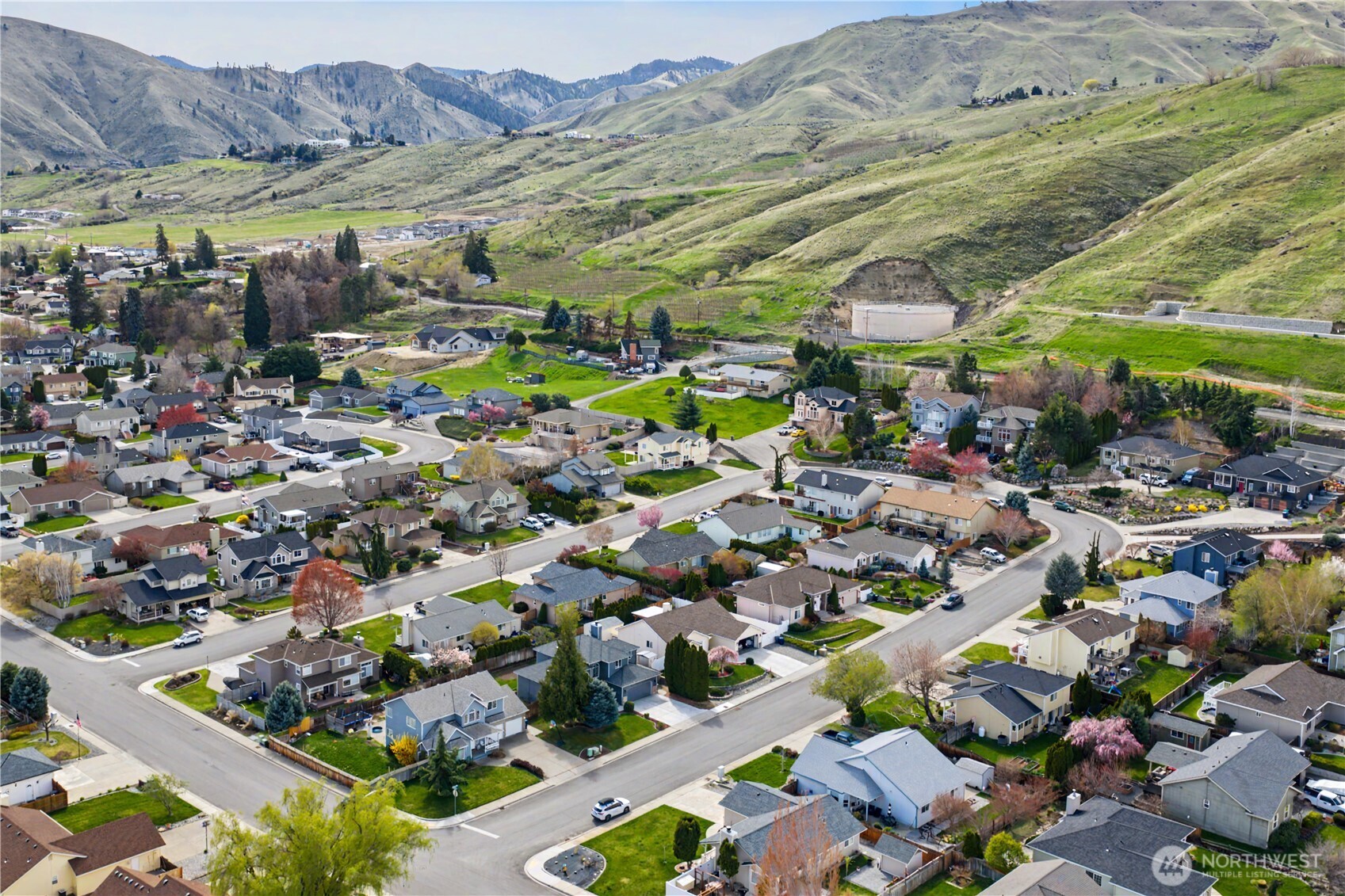 1929 Hideaway Place Wenatchee, WA 98801 - Photo 33 of 35 a view of a city