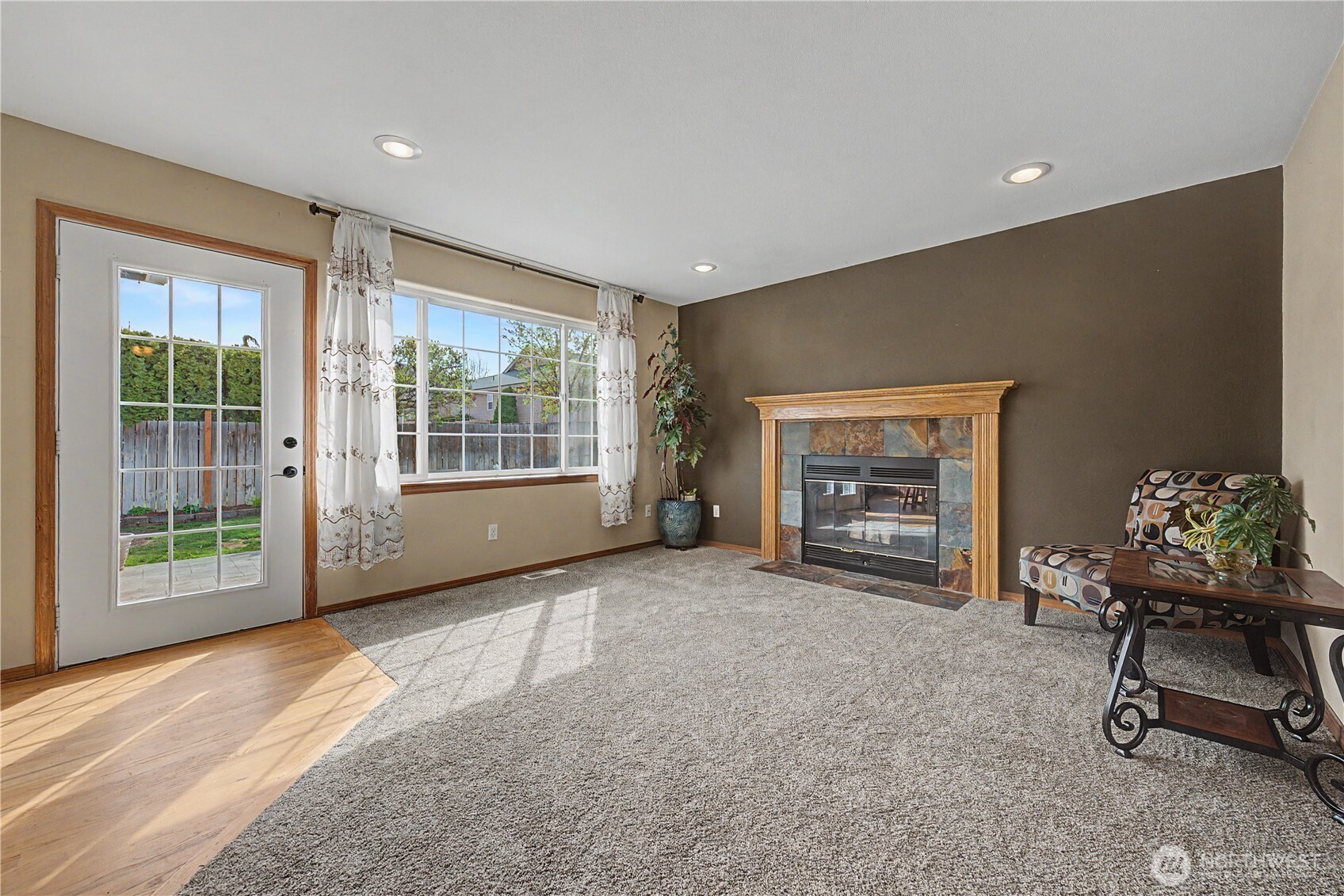1929 Hideaway Place Wenatchee, WA 98801 - Photo 4 of 35 a view of a livingroom with furniture and a window