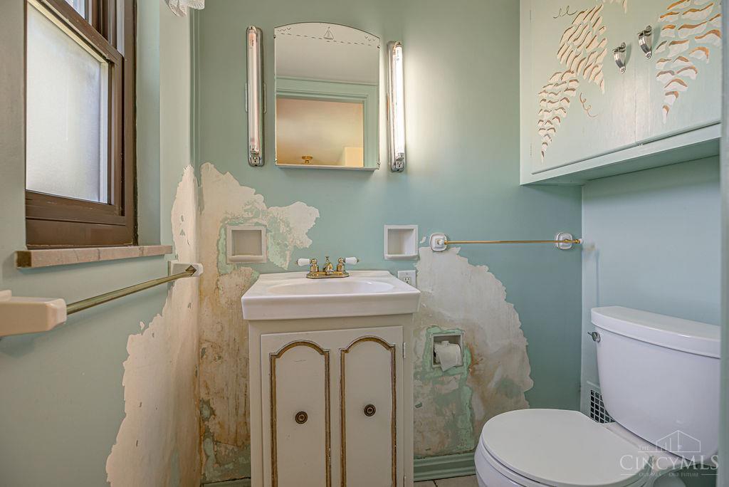 10547 Pottinger Road Cincinnati, OH 45251 - Photo 16 of 34 Gallery Image 16