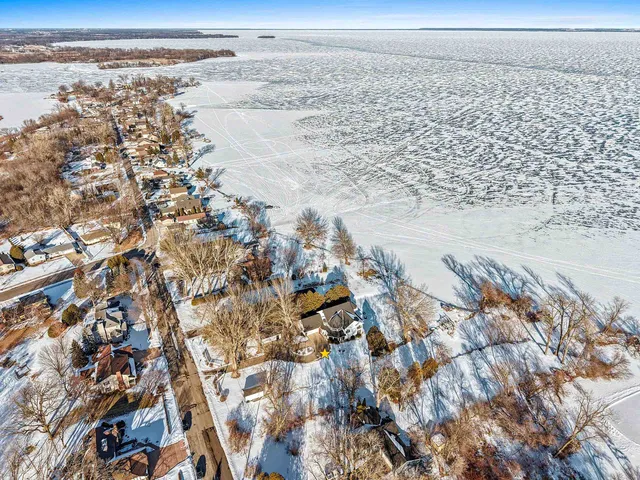 $1,300,000 | 2710 Shorewood Drive, Oshkosh, WI 54901