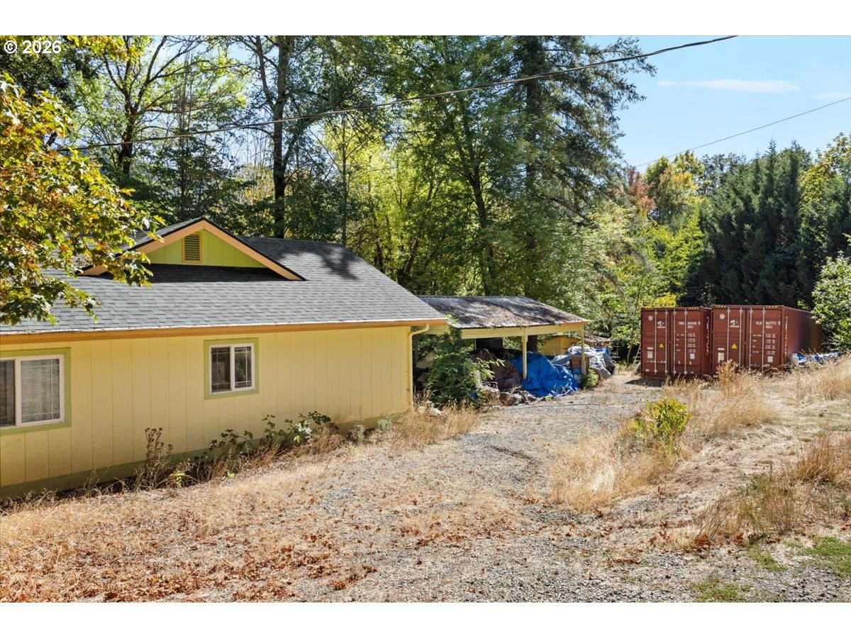 3604 Azalea-Glen Road Glendale, OR 97442 - Photo 13 of 23