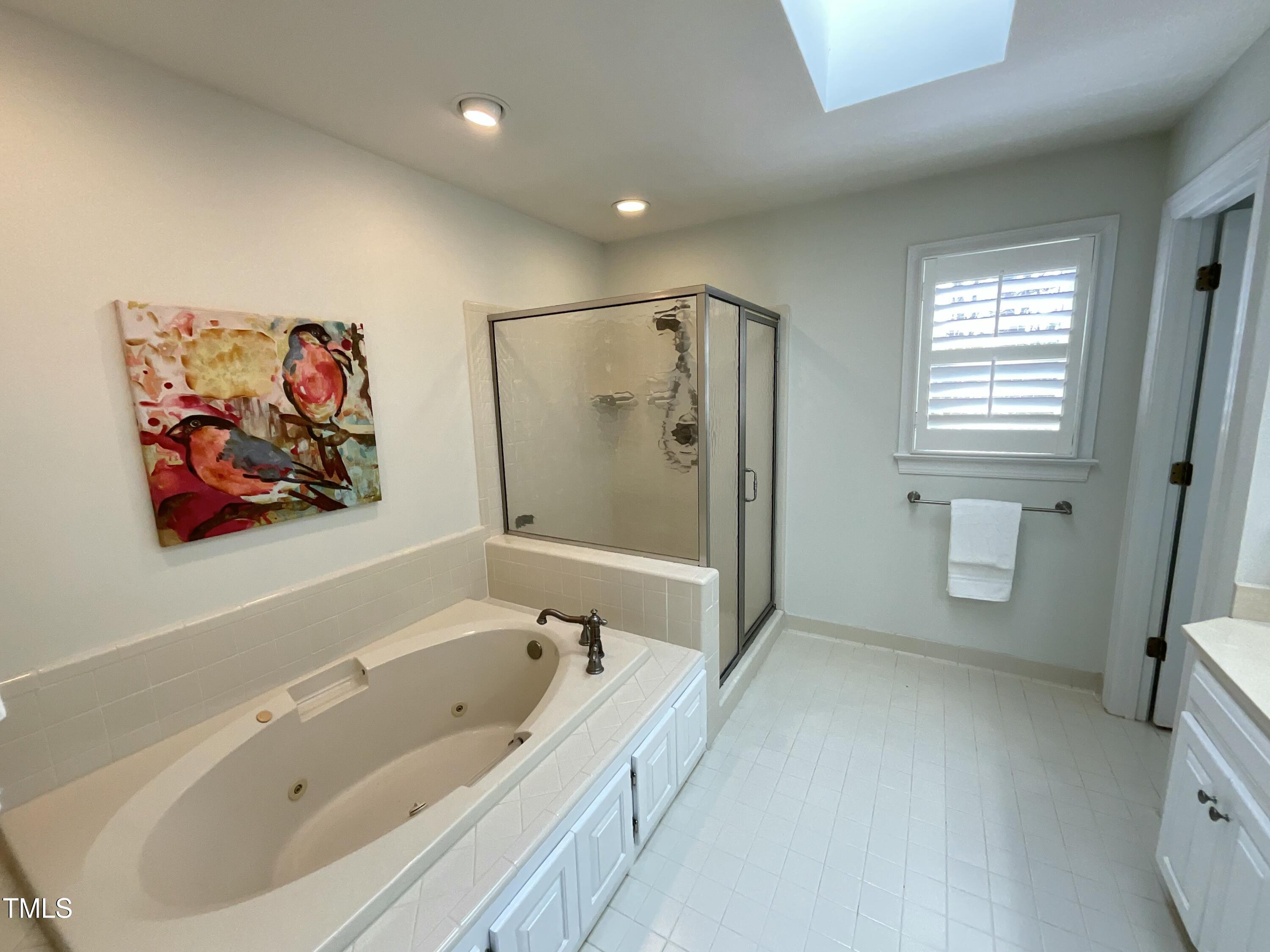 7721 Sutcliffe Drive Raleigh, NC 27613 - Photo 12 of 31 Mstr Bth tubshower