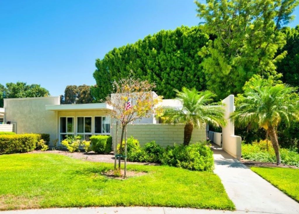 2233 Via Puerta, Unit Q Laguna Woods, CA 92637 - Photo 1 of 32