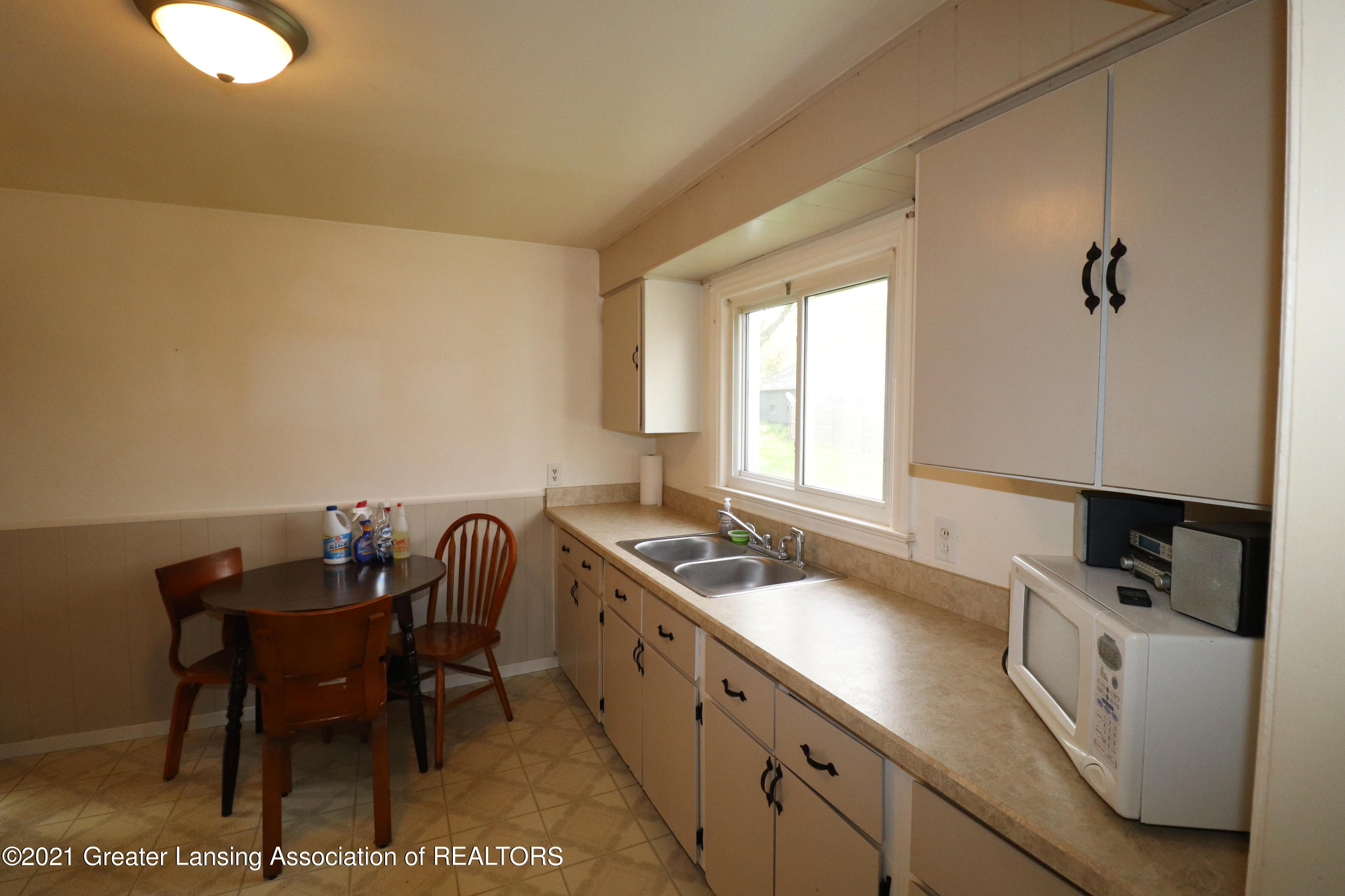 15678 Turner Road Lansing, MI 48906 - Photo 8 of 22 IMG_3527
