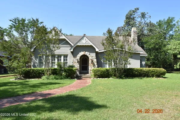 $395,000 | 705 Grand Boulevard, Greenwood, MS 38930