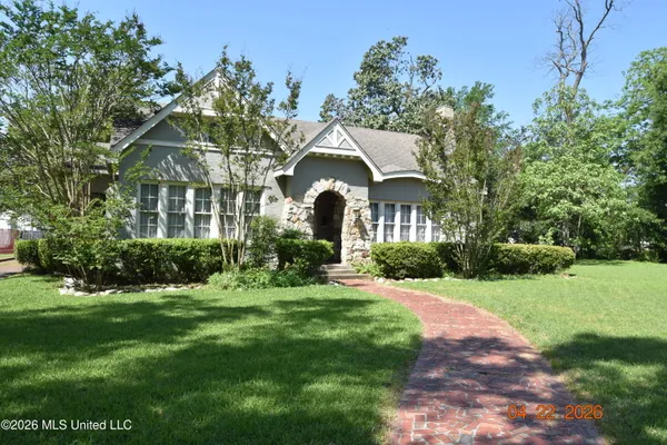 $395,000 | 705 Grand Boulevard, Greenwood, MS 38930
