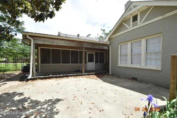 $395,000 | 705 Grand Boulevard, Greenwood, MS 38930