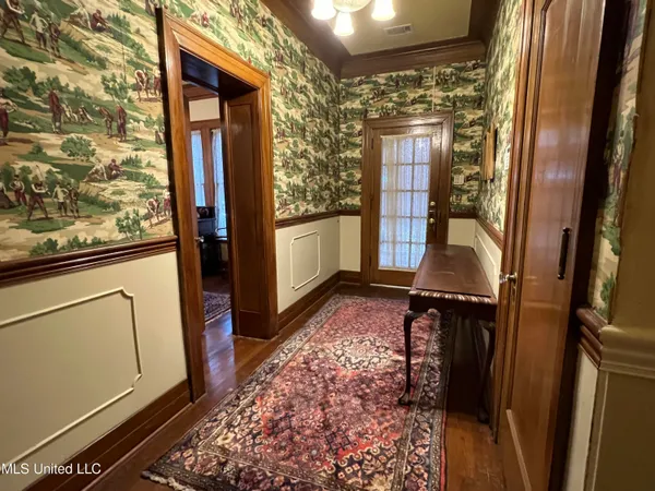 $395,000 | 705 Grand Boulevard, Greenwood, MS 38930