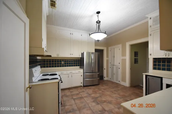 $395,000 | 705 Grand Boulevard, Greenwood, MS 38930