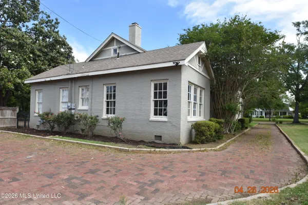 $395,000 | 705 Grand Boulevard, Greenwood, MS 38930