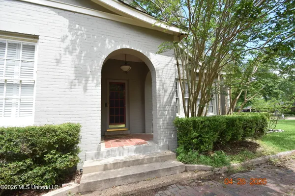 $395,000 | 705 Grand Boulevard, Greenwood, MS 38930