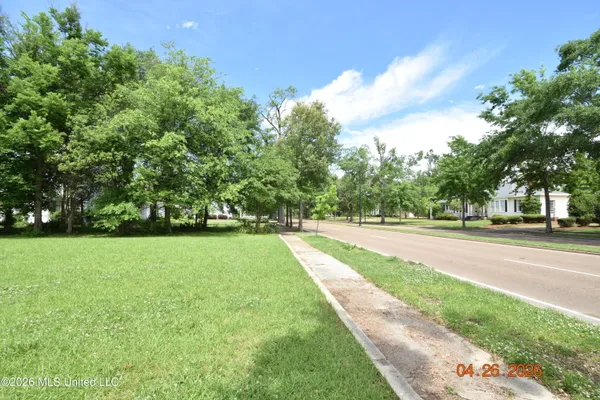 $395,000 | 705 Grand Boulevard, Greenwood, MS 38930