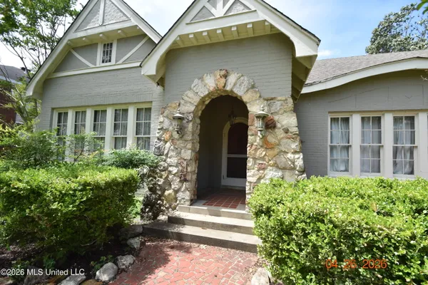 $395,000 | 705 Grand Boulevard, Greenwood, MS 38930