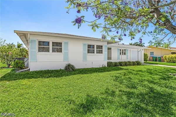 $440,000 | 3021 Southeast 16th Place, Cape Coral, FL 33904