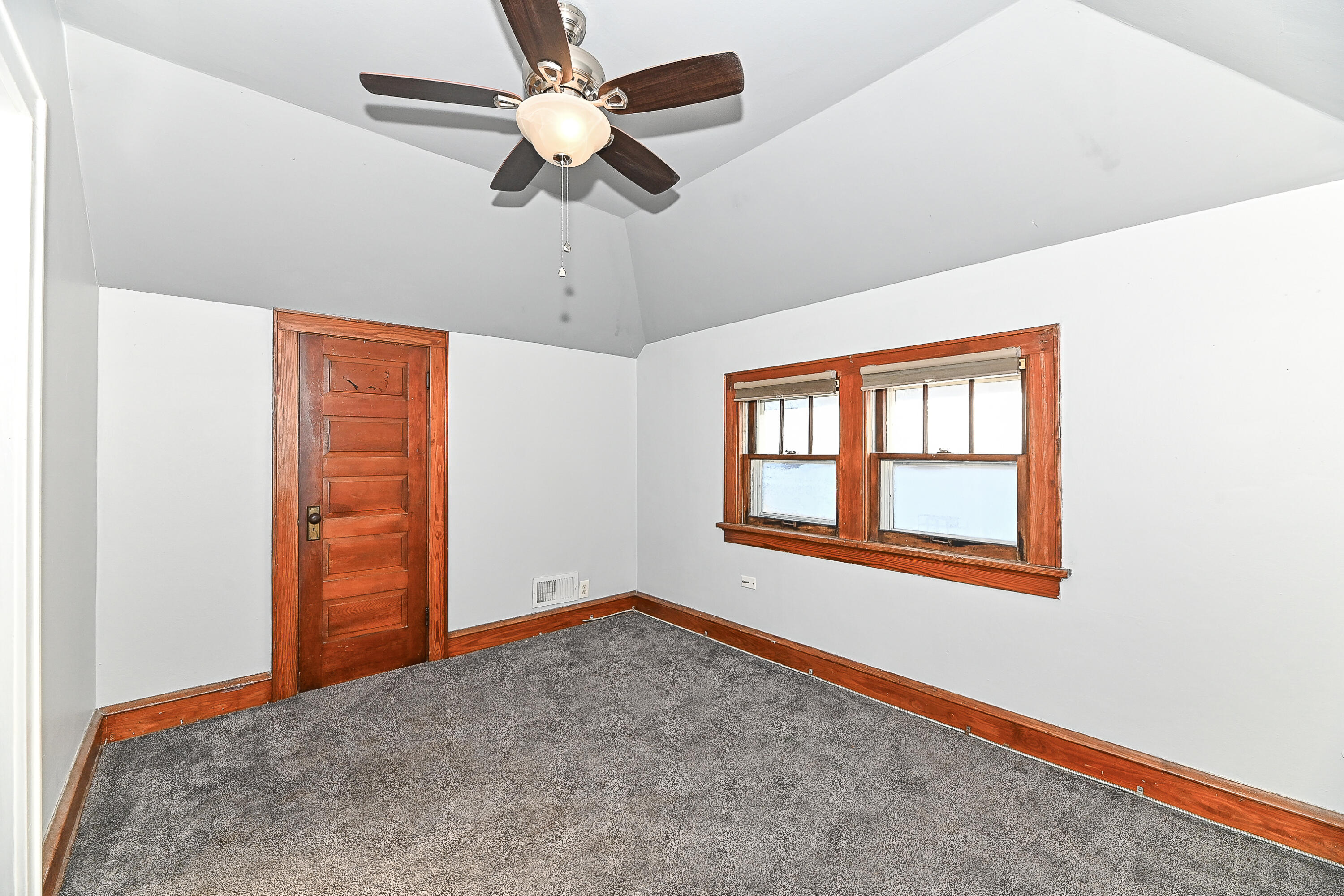 3128 South 9th Place, Unit 3128A Milwaukee, WI 53215 - Photo 30 of 47 Bedroom 2