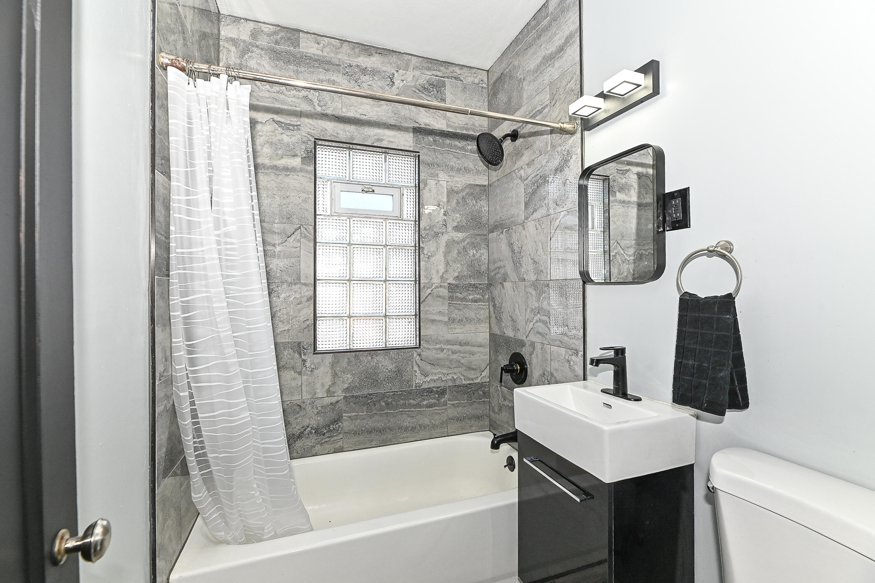 3128 South 9th Place, Unit 3128A Milwaukee, WI 53215 - Photo 32 of 47 Full Bath Unit 2