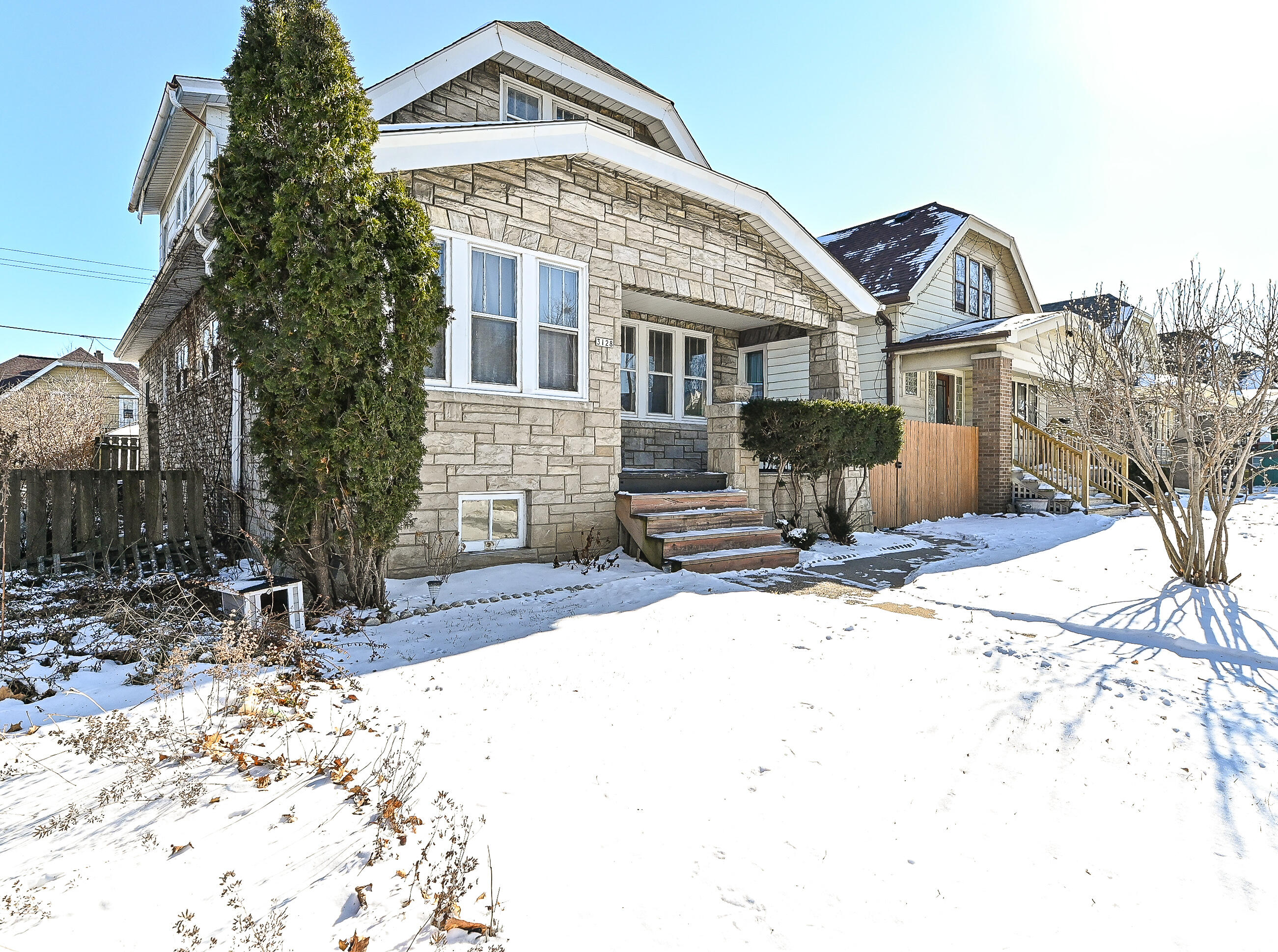 3128 South 9th Place, Unit 3128A Milwaukee, WI 53215 - Photo 46 of 47 Side View of Home