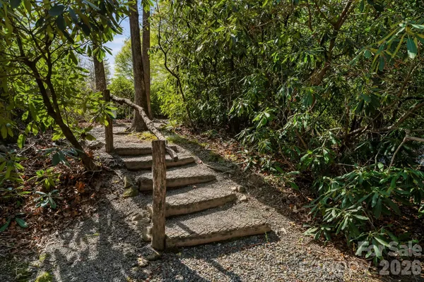 $1,180,000 | 25 East Owl Creek Lane, Fairview, NC 28730