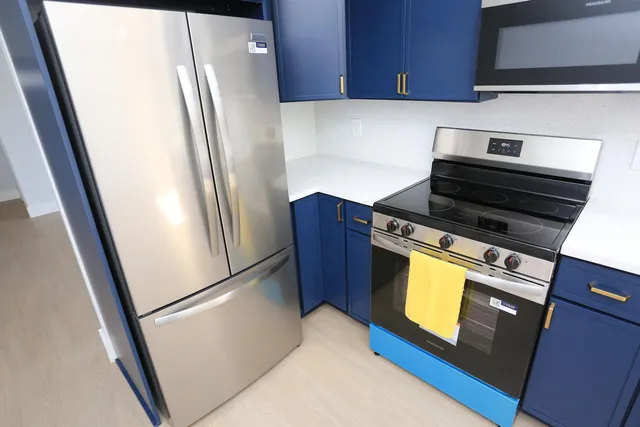 a view of kitchen with washer and dryer