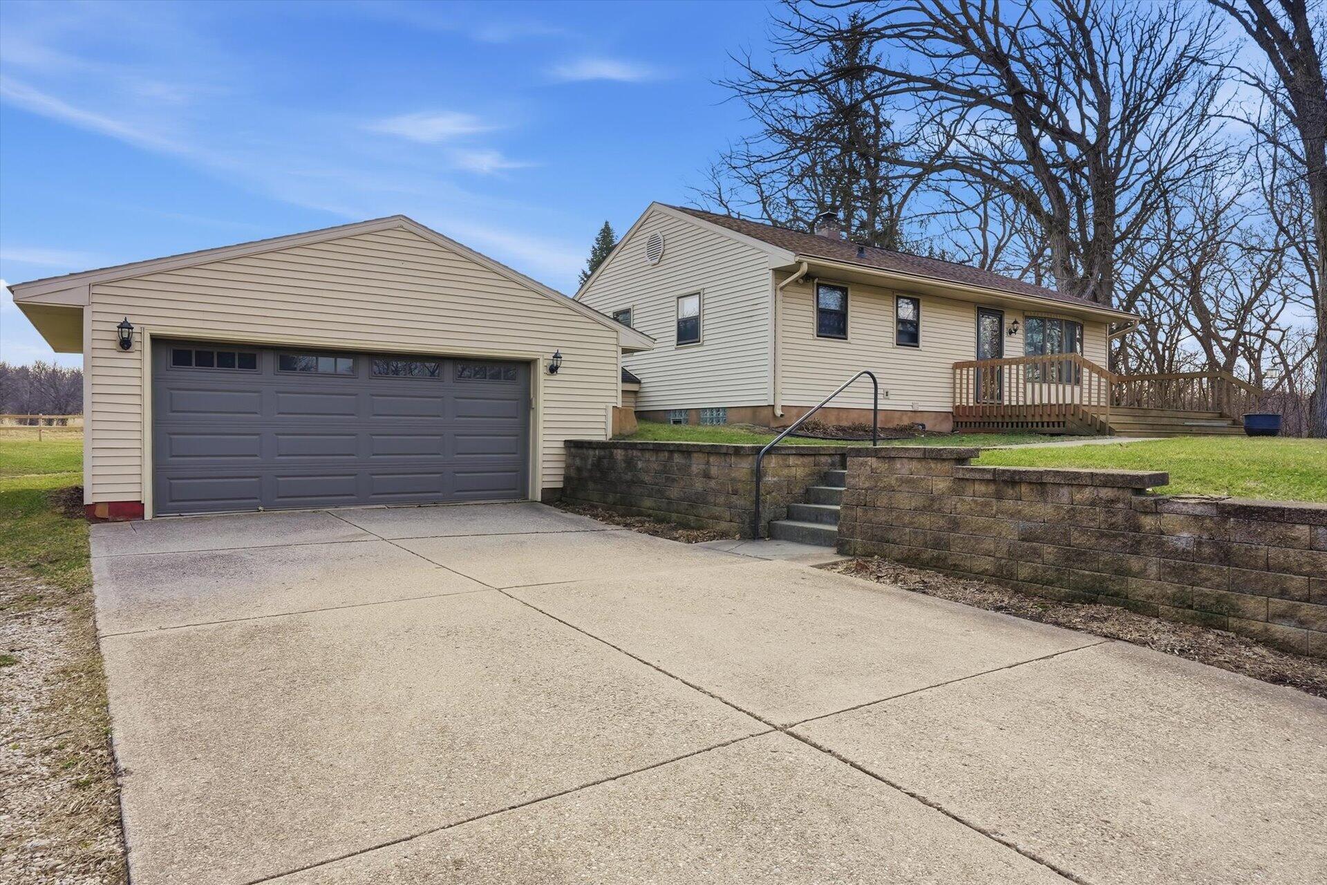 N9376 East Shore Road Mukwonago, WI 53149 - Photo 7 of 30 10-003_DSC06265