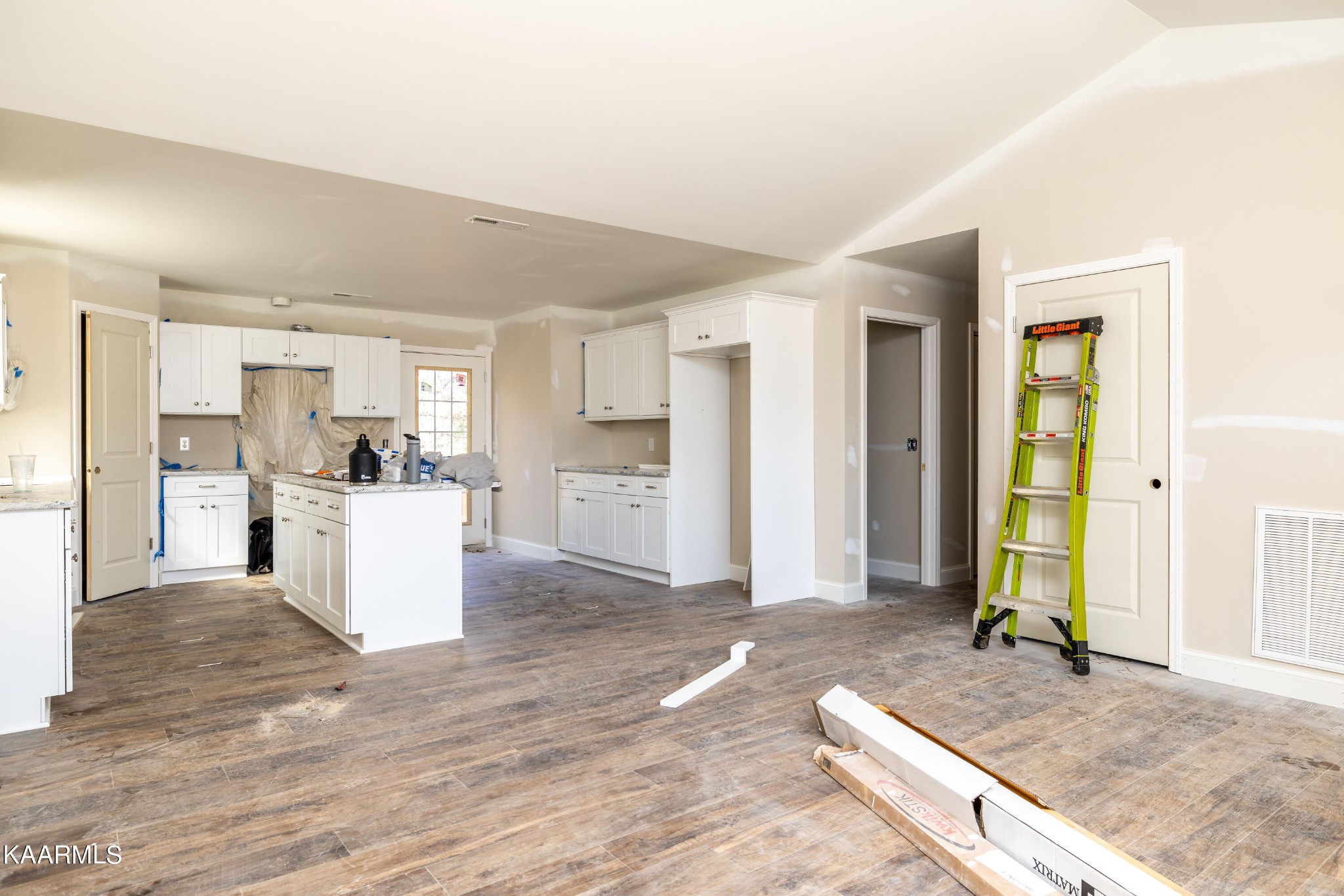 307 Waters Road Maryville, TN 37803 - Photo 7 of 20 Gallery Image 7