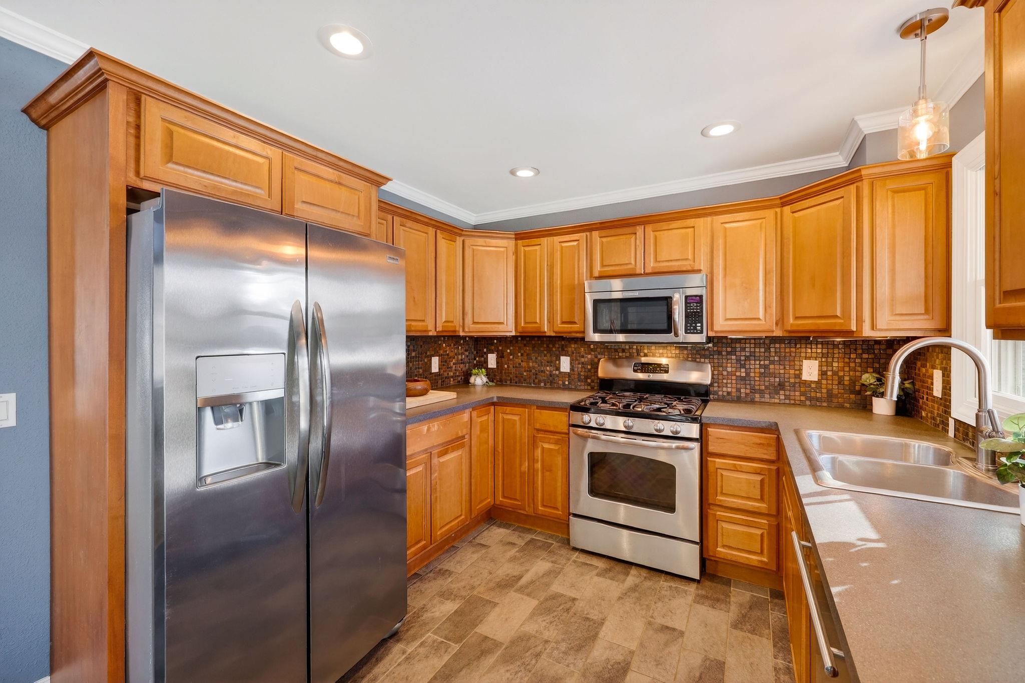 1606 Ellen Avenue Madison, WI 53716 - Photo 11 of 50