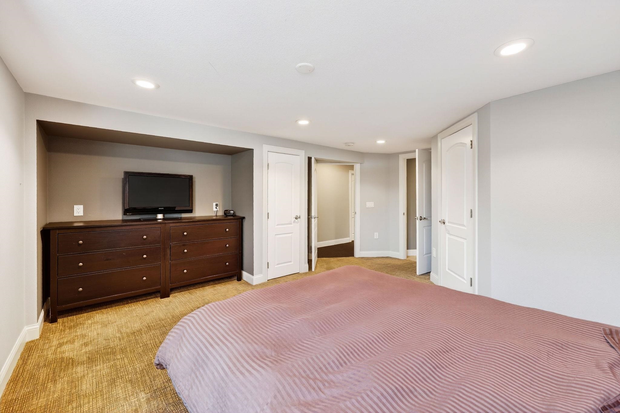 1606 Ellen Avenue Madison, WI 53716 - Photo 29 of 50