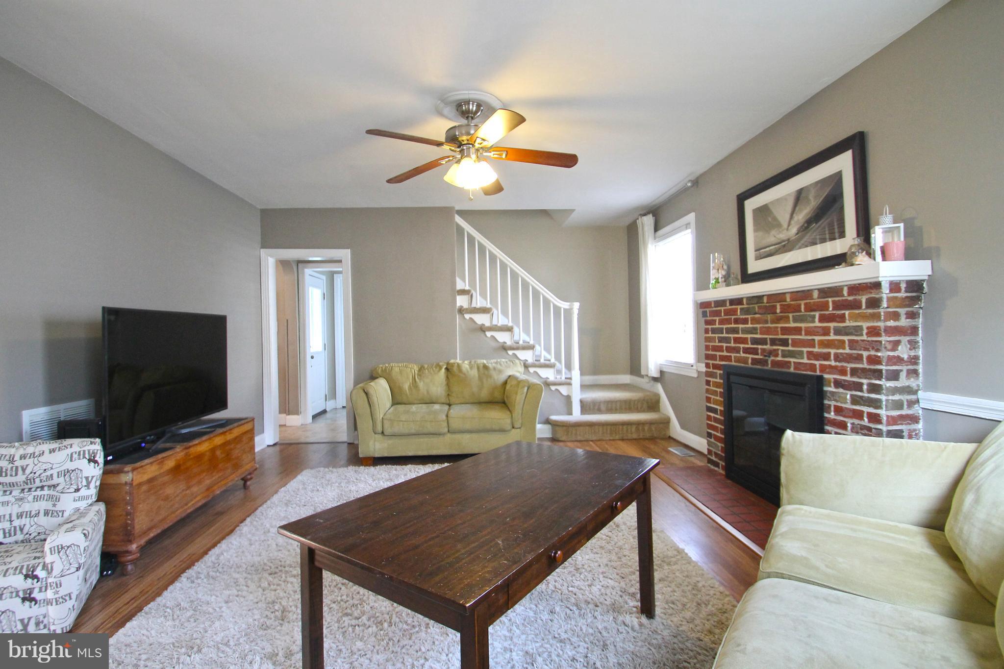 3025 Parktowne Road Baltimore, MD 21234 - Photo 2 of 25 Family Room