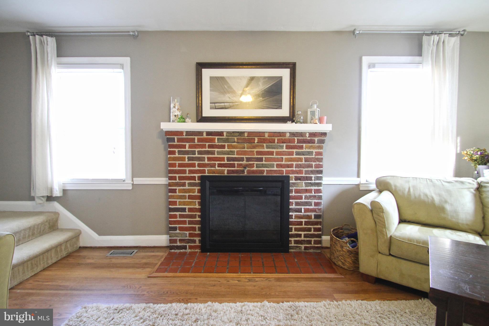 3025 Parktowne Road Baltimore, MD 21234 - Photo 3 of 25 Family Room