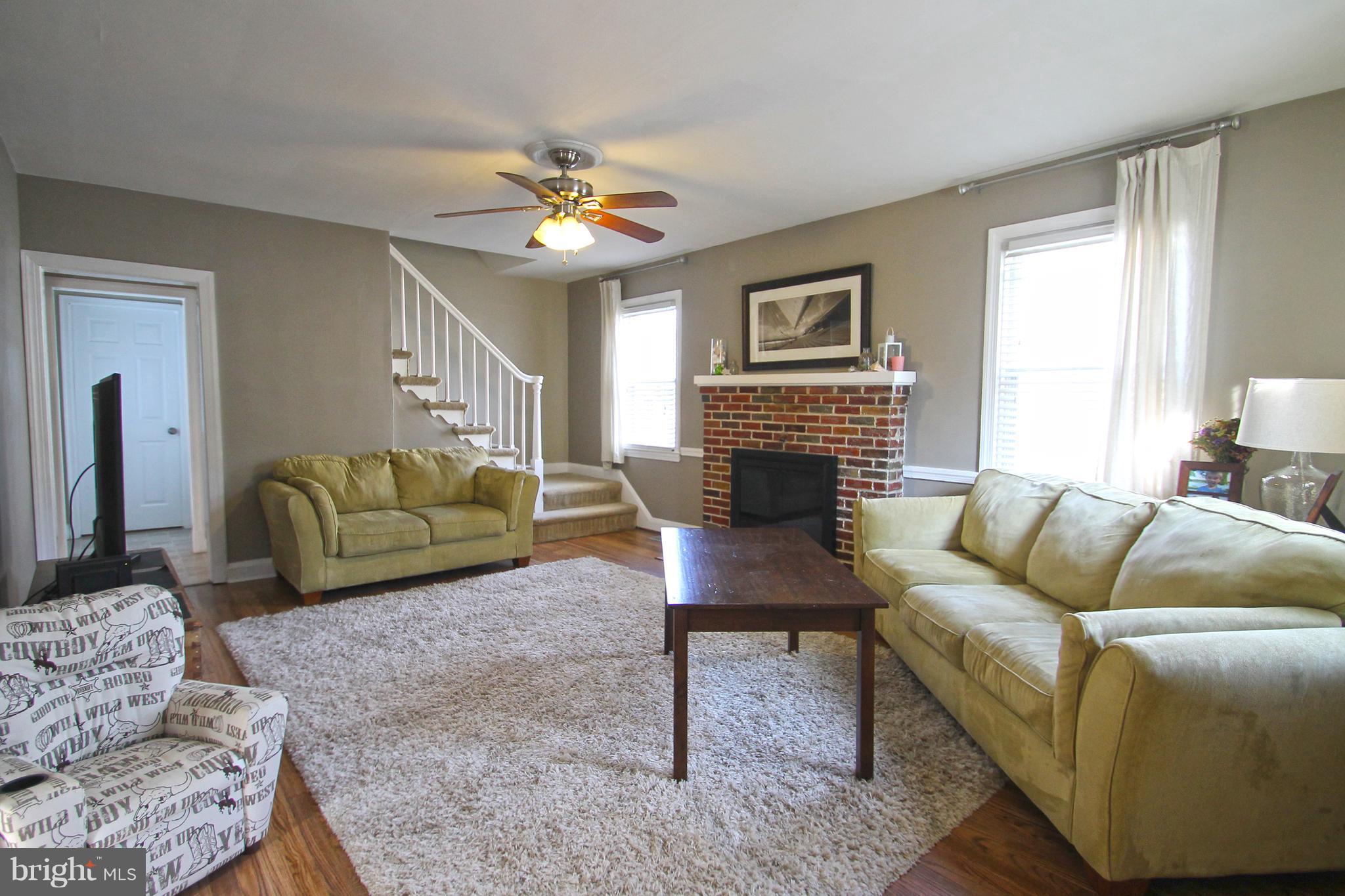 3025 Parktowne Road Baltimore, MD 21234 - Photo 4 of 25 Family Room
