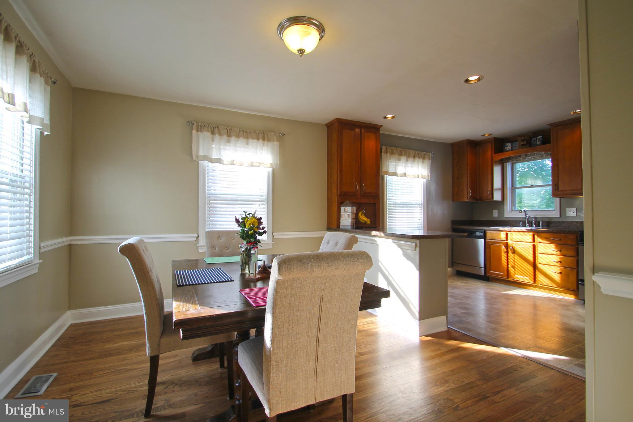 3025 Parktowne Road Baltimore, MD 21234 - Photo 6 of 25 Dining Room