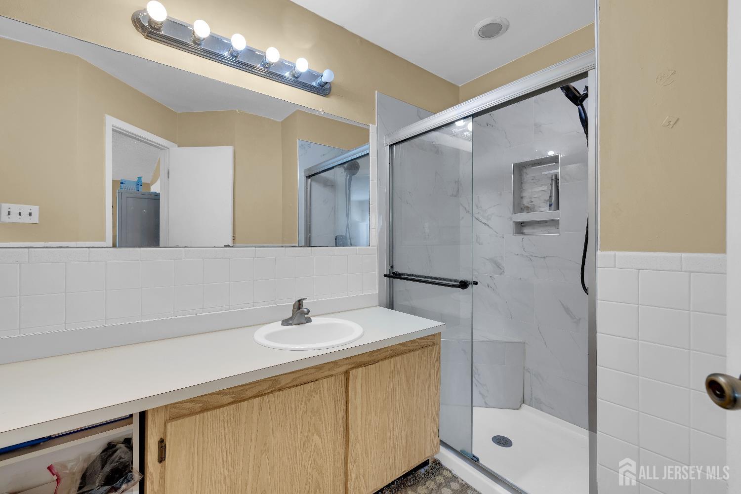 5502 Hana Road Edison, NJ 08817 - Photo 17 of 31