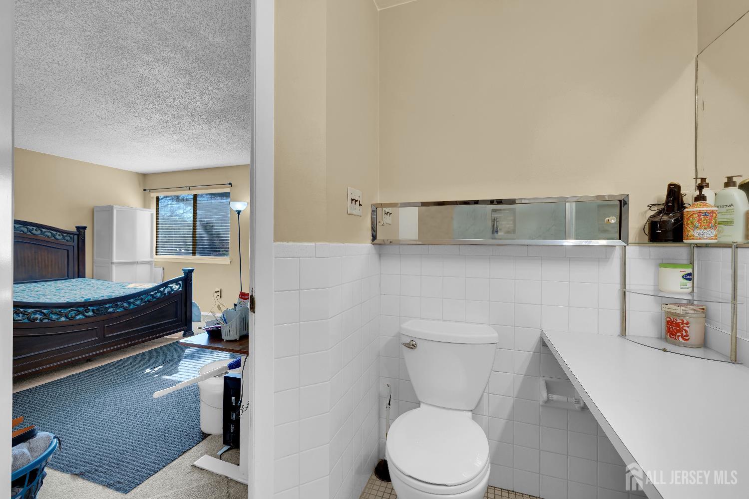 5502 Hana Road Edison, NJ 08817 - Photo 18 of 31