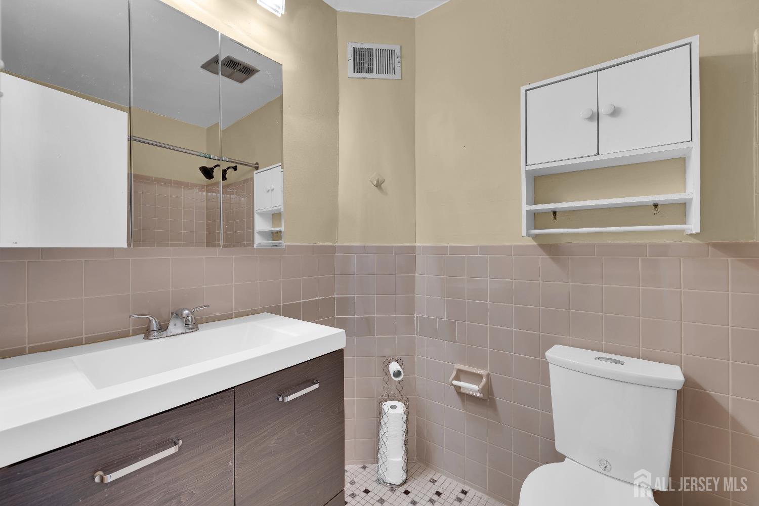 5502 Hana Road Edison, NJ 08817 - Photo 19 of 31