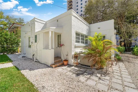 $1,195,000 | 311 Navarre Avenue, Coral Gables, FL 33134