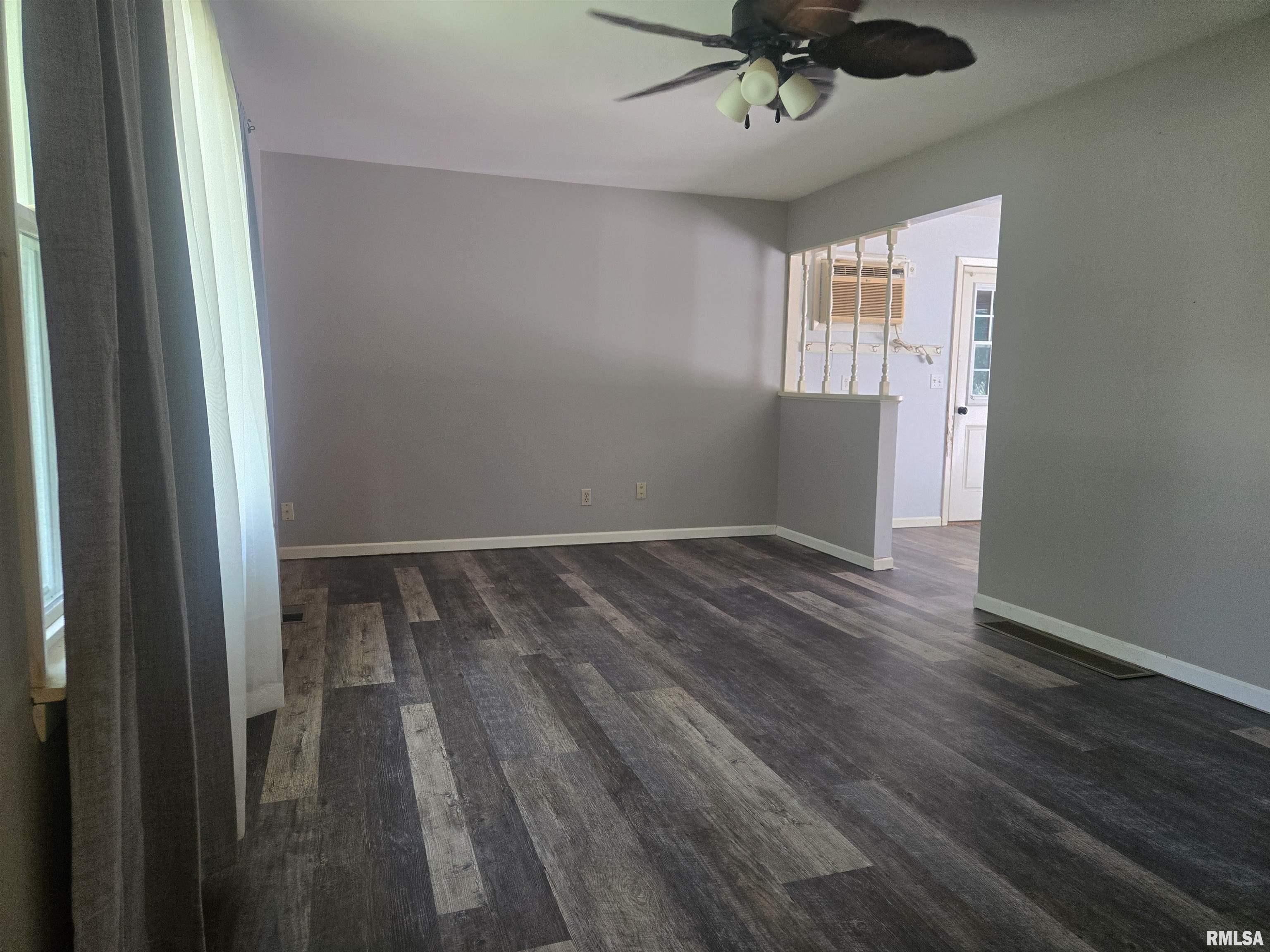 513 South Marion Street Carthage, IL 62321 - Photo 3 of 43