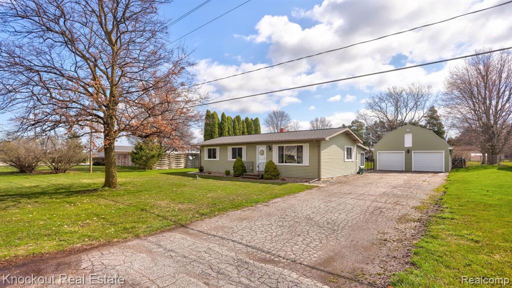 6960 Garfield Road Freeland, MI 48623 - Photo 3 of 48