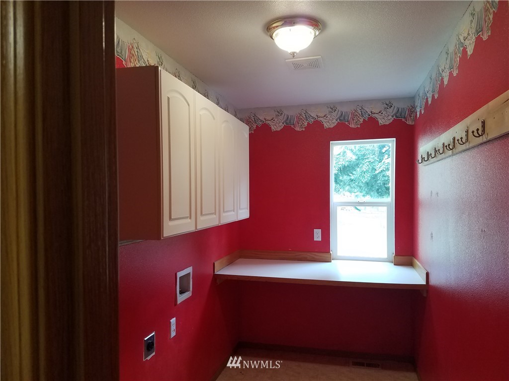 18219 Sunshine Lane Southwest Rochester, WA 98579 - Photo 11 of 16