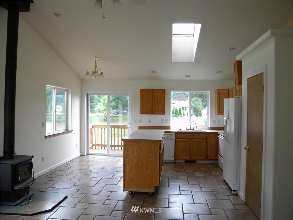 18219 Sunshine Lane Southwest Rochester, WA 98579 - Photo 3 of 16
