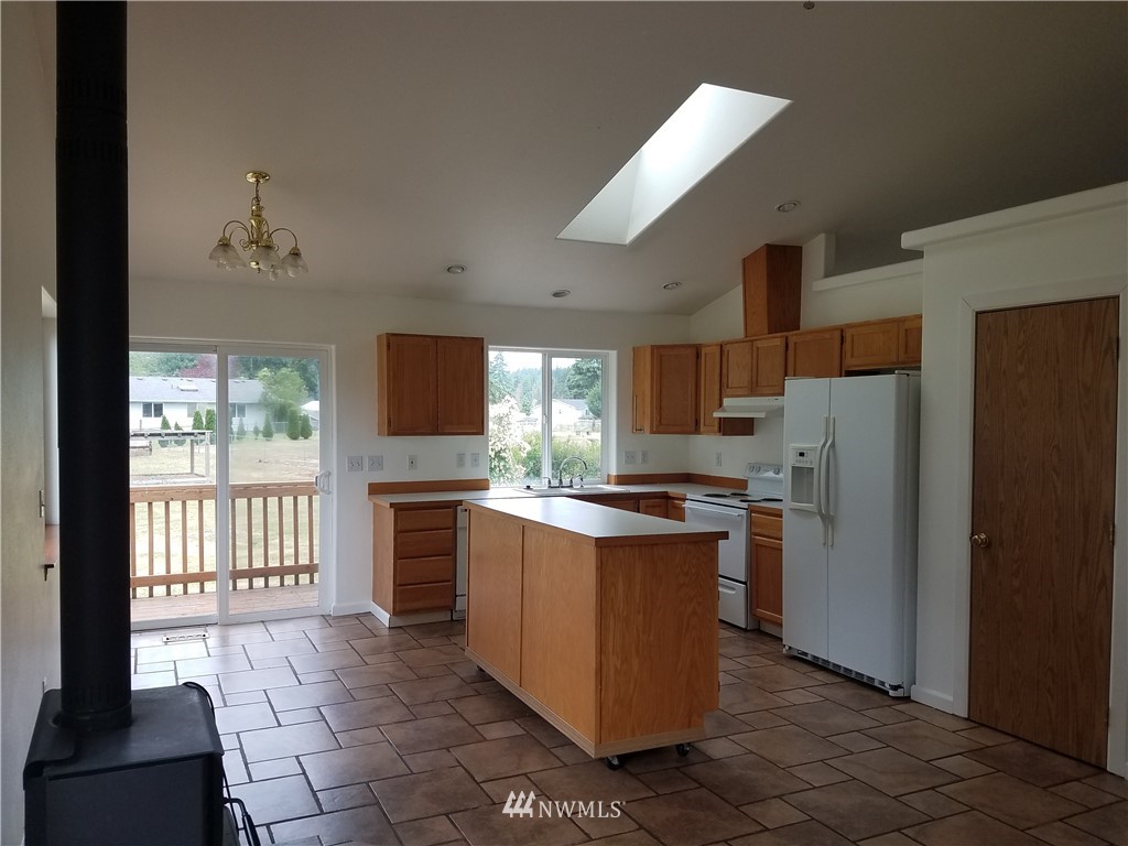 18219 Sunshine Lane Southwest Rochester, WA 98579 - Photo 4 of 16