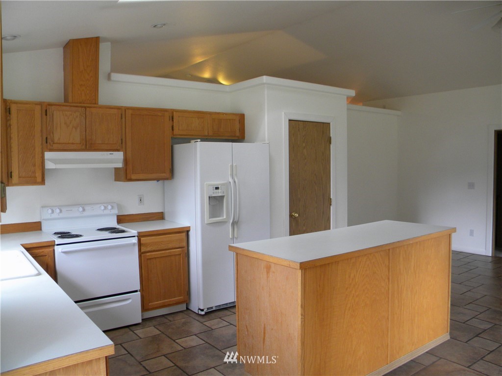 18219 Sunshine Lane Southwest Rochester, WA 98579 - Photo 5 of 16