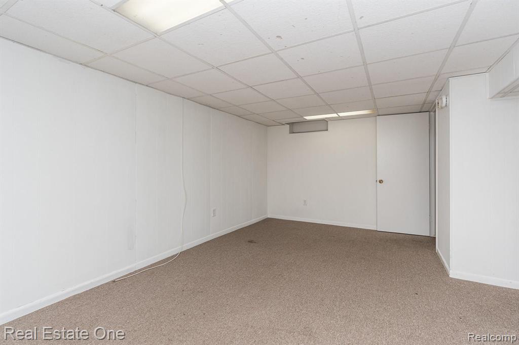 1216 Sycamore Drive Rochester, MI 48307 - Photo 23 of 31