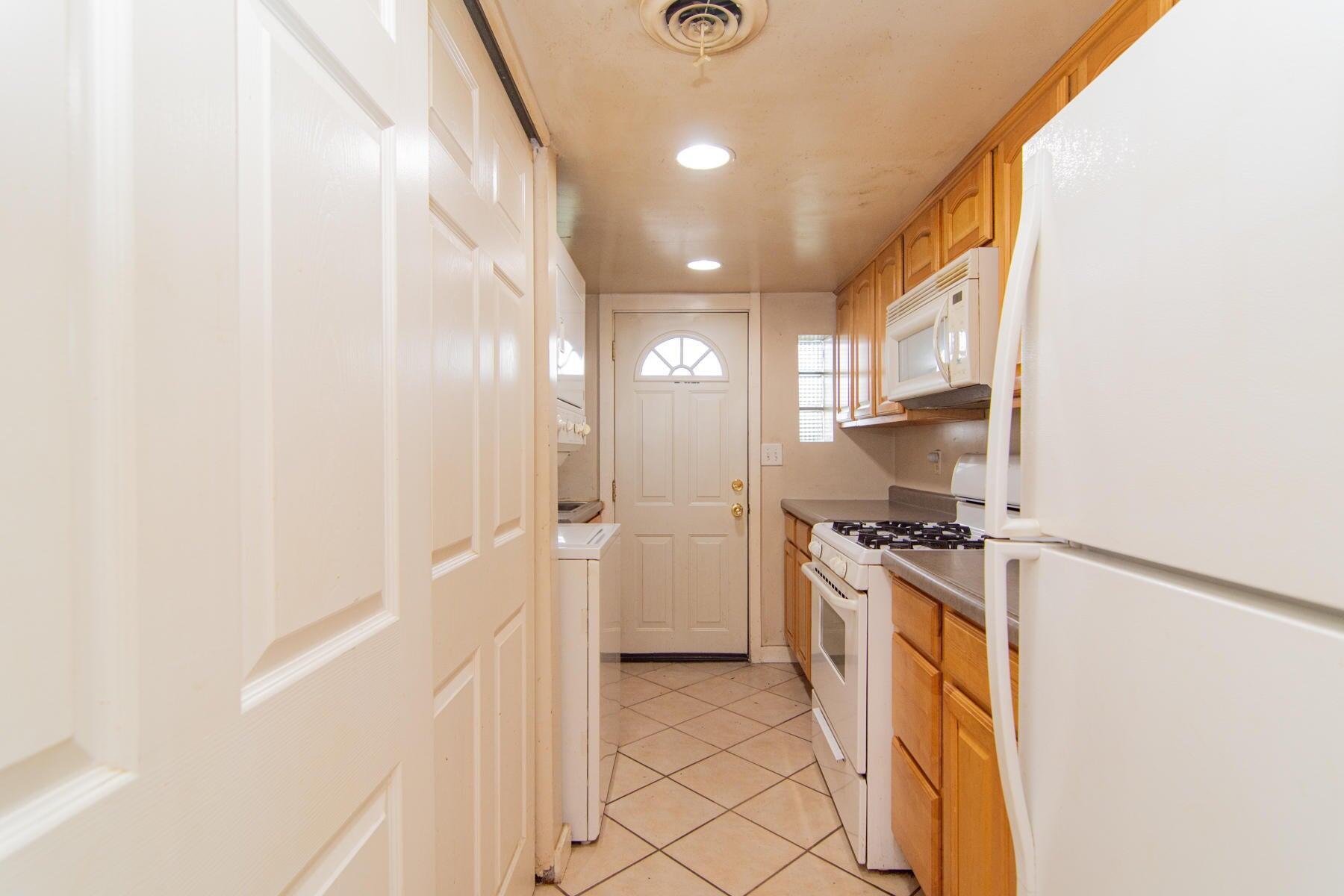1204 Leet Road Niles, MI 49120 - Photo 6 of 10 20210506215428636785000000-o