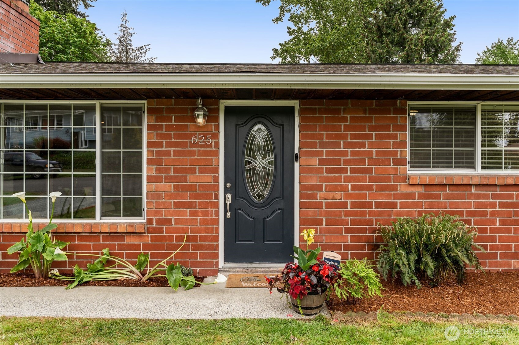 625 Southwest 127th Street Seattle, WA 98146 - Photo 1 of 27