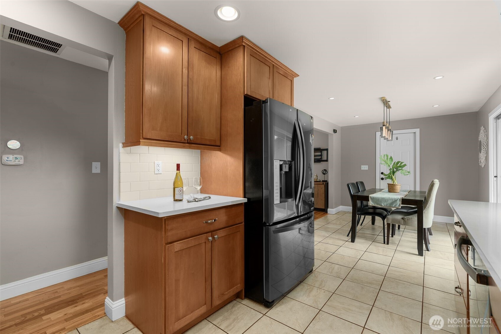 625 Southwest 127th Street Seattle, WA 98146 - Photo 13 of 27