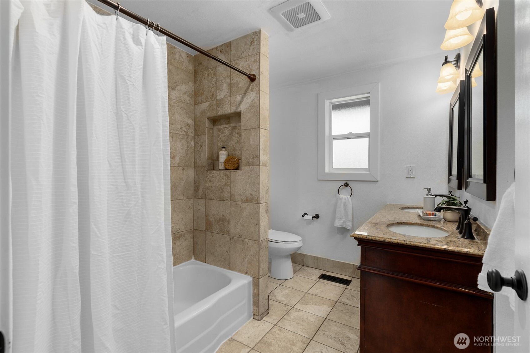 625 Southwest 127th Street Seattle, WA 98146 - Photo 18 of 27
