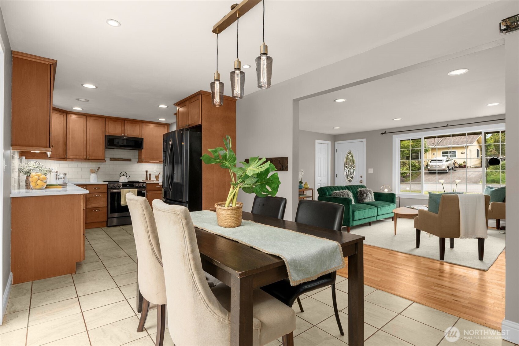 625 Southwest 127th Street Seattle, WA 98146 - Photo 9 of 27