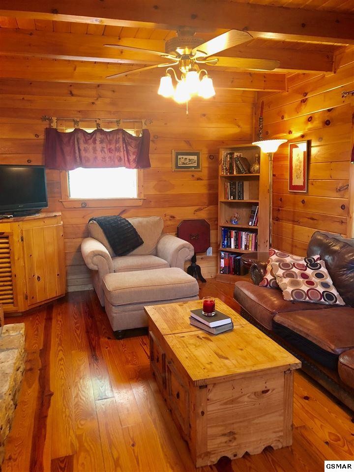 528 Hideaway Ridge Circle Sevierville, TN 37862 - Photo 7 of 34 Gallery Image 7