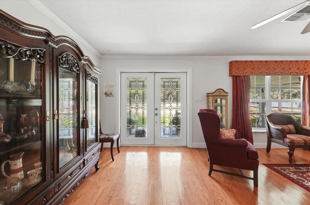 2910 Fritzke Road Dover, FL 33527 - Photo 25 of 100 a view of a livingroom with furniture wooden floor and windows